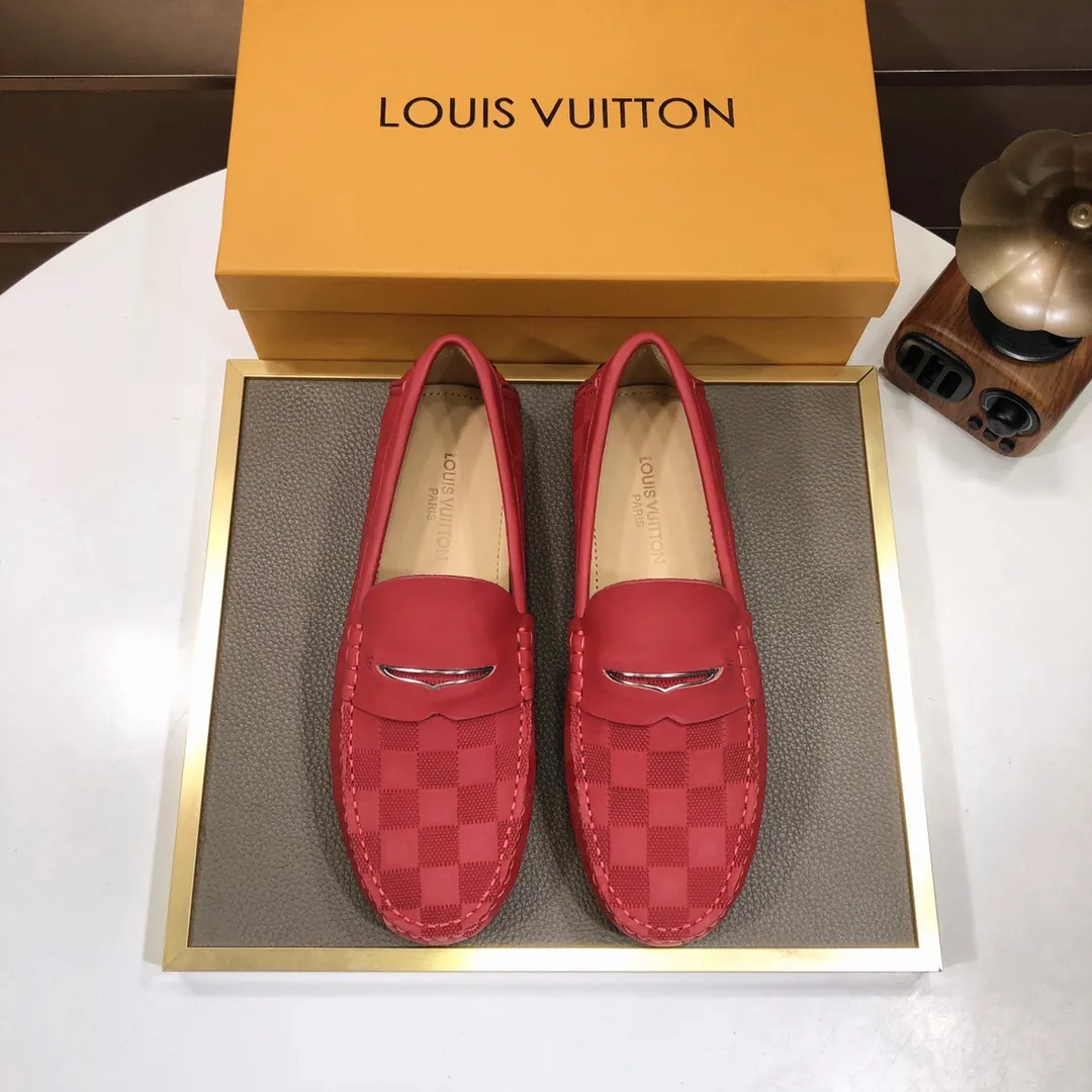 Men's men's shoes 💰420💰 [LV Doudou shoes] (water-dyed cowhide lining) new model is on the market, available on the official website. The new Doudou shoes are processed into single-color materials, and the uppers are made of imported cowhide material. The body of the shoe is fully hemmed with mark thread, and is lined with imported original cowhide leather. The elegant shoe shape is super suitable for all-matching, and the size is 38-44.